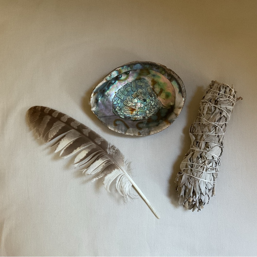 Abalone Shell Bowl + Sage Smudge Stick + Feather *3 Piece Set